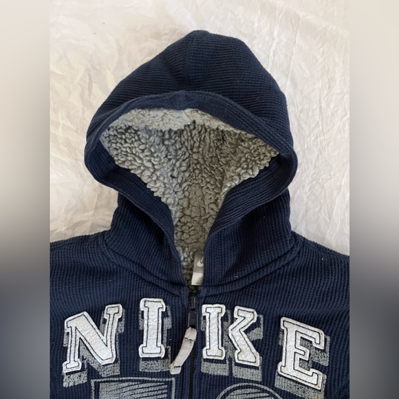 Nike kids super soft hoodie sweatshirt - Picture 2 of 8